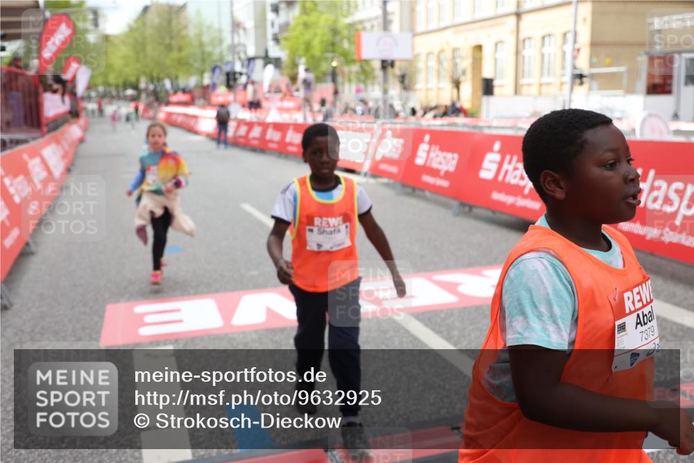 25.04.2026 - Das Zehntel Strokosch-Dieckow http://msf.ph/oto/9632925 25.04.2026 11:11:23 Ziel 7351, 7379, 7534 meine-sportfotos.de
