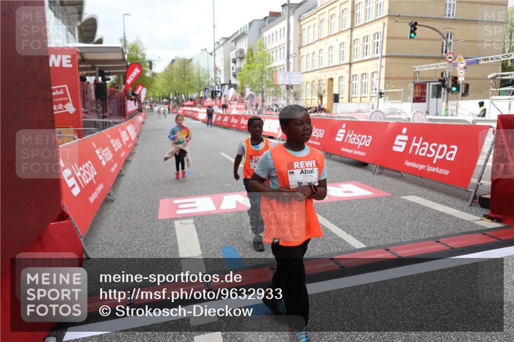 25.04.2026 - Das Zehntel Strokosch-Dieckow http://msf.ph/oto/9632933 25.04.2026 11:11:22 Ziel 7351, 7379, 7534 meine-sportfotos.de