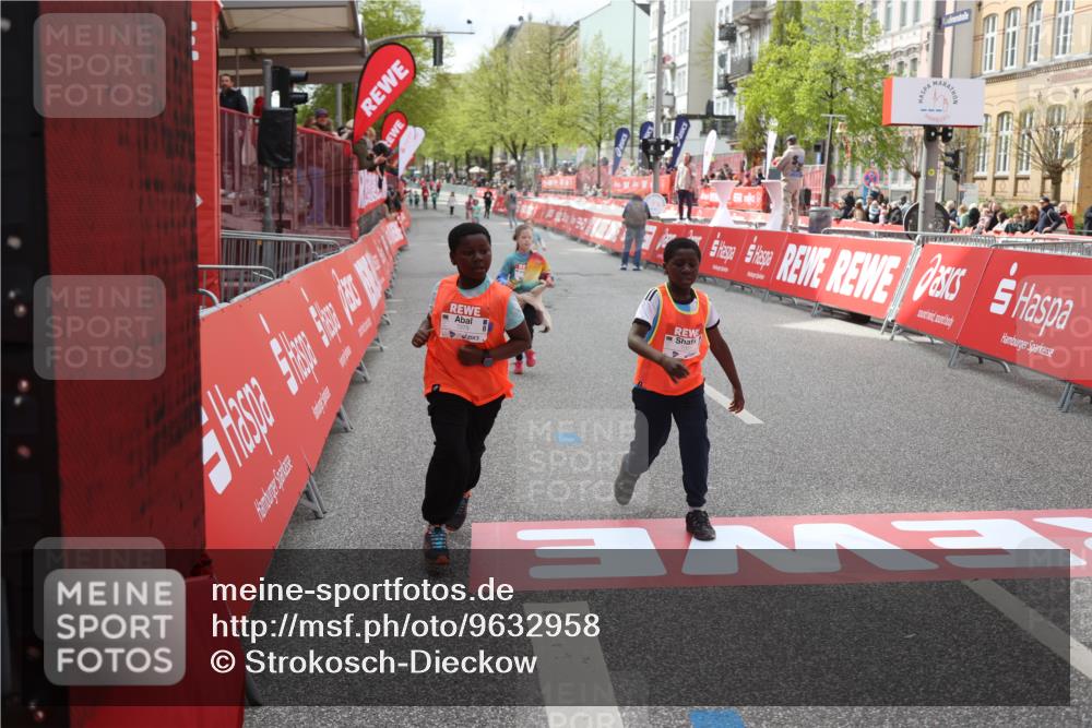 25.04.2026 - Das Zehntel Strokosch-Dieckow http://msf.ph/oto/9632958 25.04.2026 11:11:21 Ziel 7351, 7379 meine-sportfotos.de