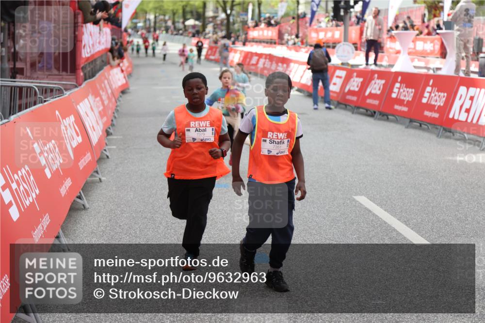 25.04.2026 - Das Zehntel Strokosch-Dieckow http://msf.ph/oto/9632963 25.04.2026 11:11:20 Ziel 7351, 7379 meine-sportfotos.de