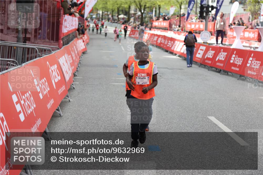 25.04.2026 - Das Zehntel Strokosch-Dieckow http://msf.ph/oto/9632969 25.04.2026 11:11:20 Ziel 7351, 7379 meine-sportfotos.de