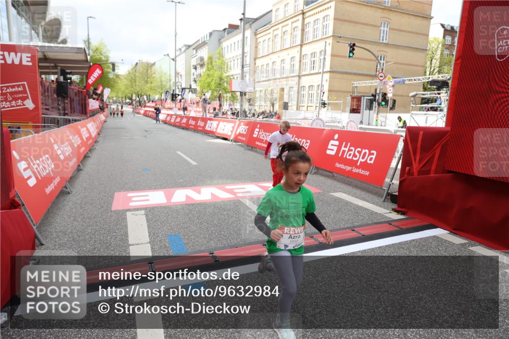 25.04.2026 - Das Zehntel Strokosch-Dieckow http://msf.ph/oto/9632984 25.04.2026 11:11:08 Ziel 5199, 5730, 5849, 5863 meine-sportfotos.de