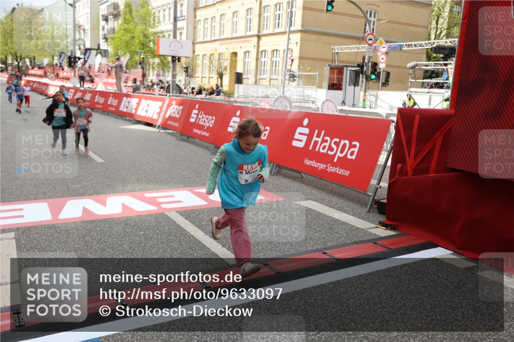 25.04.2026 - Das Zehntel Strokosch-Dieckow http://msf.ph/oto/9633097 25.04.2026 11:10:54 Ziel 6828, 7432, 7476 meine-sportfotos.de