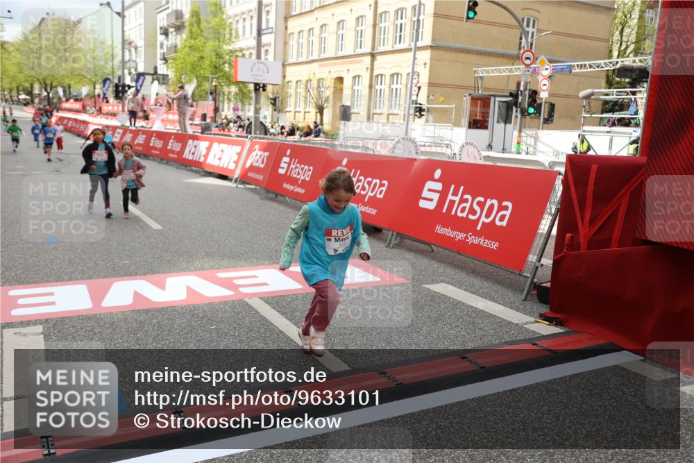25.04.2026 - Das Zehntel Strokosch-Dieckow http://msf.ph/oto/9633101 25.04.2026 11:10:54 Ziel 6828, 7432, 7476 meine-sportfotos.de