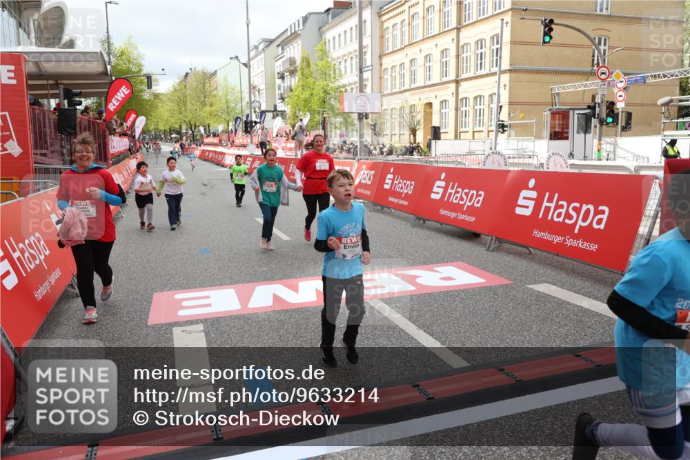 25.04.2026 - Das Zehntel Strokosch-Dieckow http://msf.ph/oto/9633214 25.04.2026 11:10:38 Ziel 5871, 6806, 6895 meine-sportfotos.de
