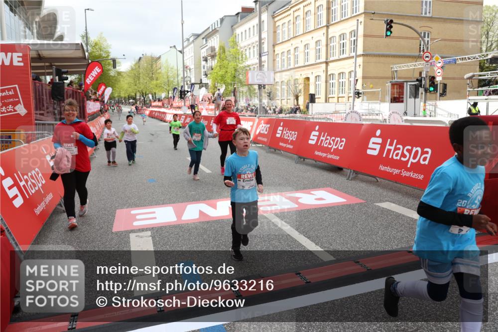 25.04.2026 - Das Zehntel Strokosch-Dieckow http://msf.ph/oto/9633216 25.04.2026 11:10:38 Ziel 5871, 6806, 6895 meine-sportfotos.de