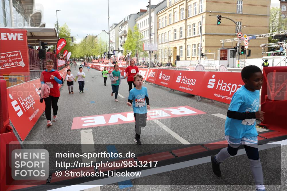 25.04.2026 - Das Zehntel Strokosch-Dieckow http://msf.ph/oto/9633217 25.04.2026 11:10:38 Ziel 5871, 6806, 6895 meine-sportfotos.de