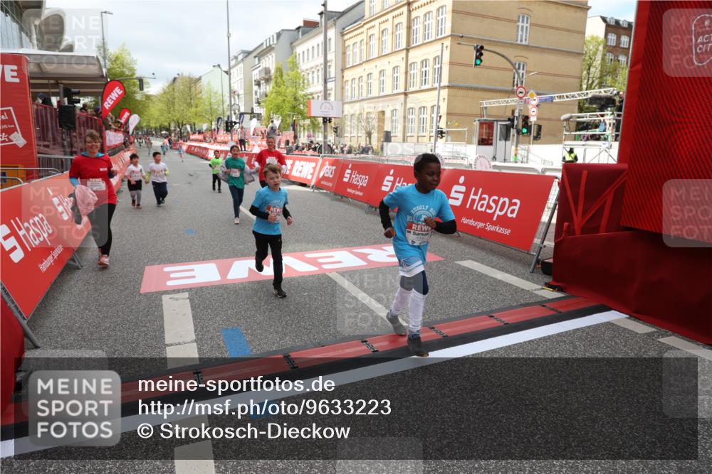 25.04.2026 - Das Zehntel Strokosch-Dieckow http://msf.ph/oto/9633223 25.04.2026 11:10:38 Ziel 5871, 6806, 6895 meine-sportfotos.de