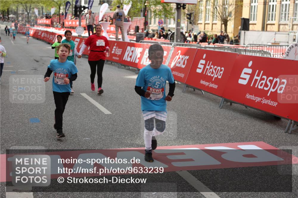 25.04.2026 - Das Zehntel Strokosch-Dieckow http://msf.ph/oto/9633239 25.04.2026 11:10:37 Ziel 6806, 6895 meine-sportfotos.de