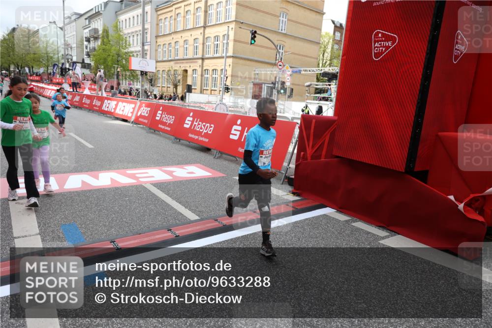 25.04.2026 - Das Zehntel Strokosch-Dieckow http://msf.ph/oto/9633288 25.04.2026 11:10:25 Ziel 5851, 5853, 5873, 6779, 6790, 6832 meine-sportfotos.de