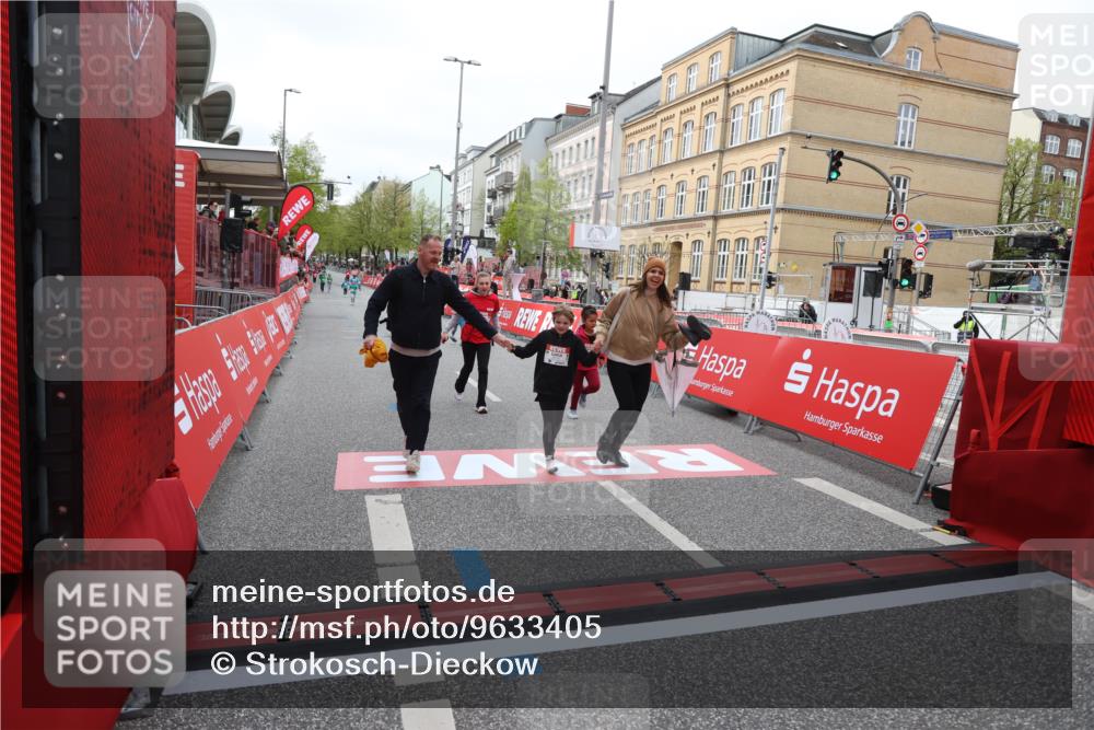 25.04.2026 - Das Zehntel Strokosch-Dieckow http://msf.ph/oto/9633405 25.04.2026 11:10:07 Ziel 5050, 5684, 6178, 6642, 6836, 7212, 7877, 7998 meine-sportfotos.de