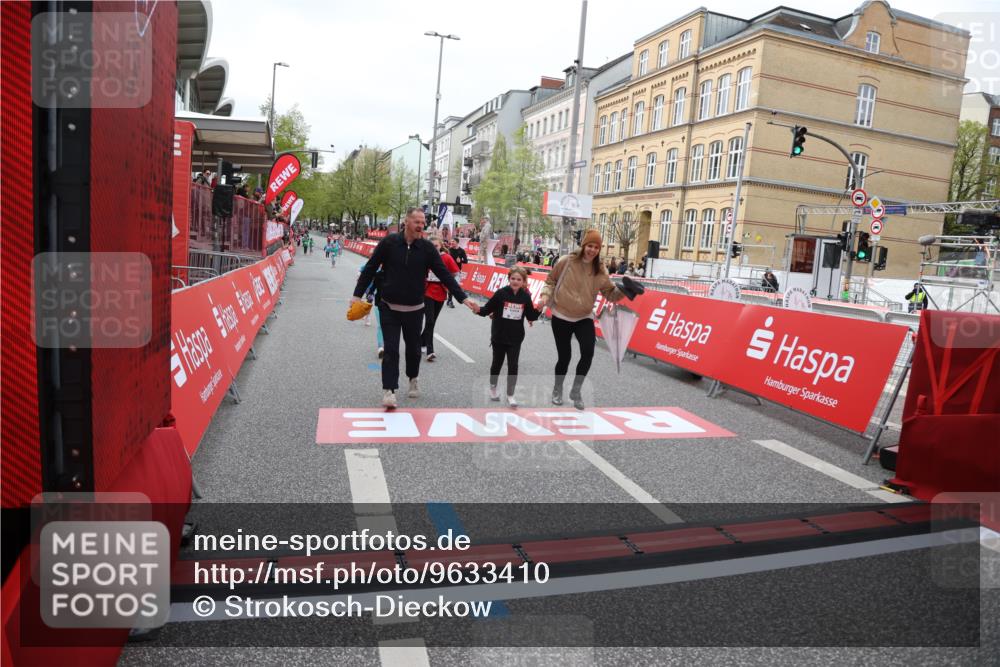 25.04.2026 - Das Zehntel Strokosch-Dieckow http://msf.ph/oto/9633410 25.04.2026 11:10:06 Ziel 5050, 5684, 6178, 6642, 7877, 7998 meine-sportfotos.de
