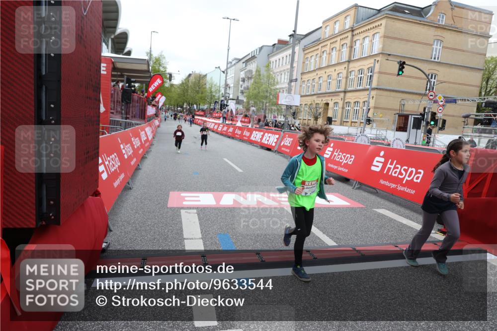 25.04.2026 - Das Zehntel Strokosch-Dieckow http://msf.ph/oto/9633544 25.04.2026 11:09:42 Ziel 5189, 5560, 5562, 6024 meine-sportfotos.de