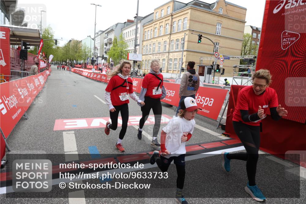 25.04.2026 - Das Zehntel Strokosch-Dieckow http://msf.ph/oto/9633733 25.04.2026 11:13:21 Ziel 5016, 5876, 5883 meine-sportfotos.de
