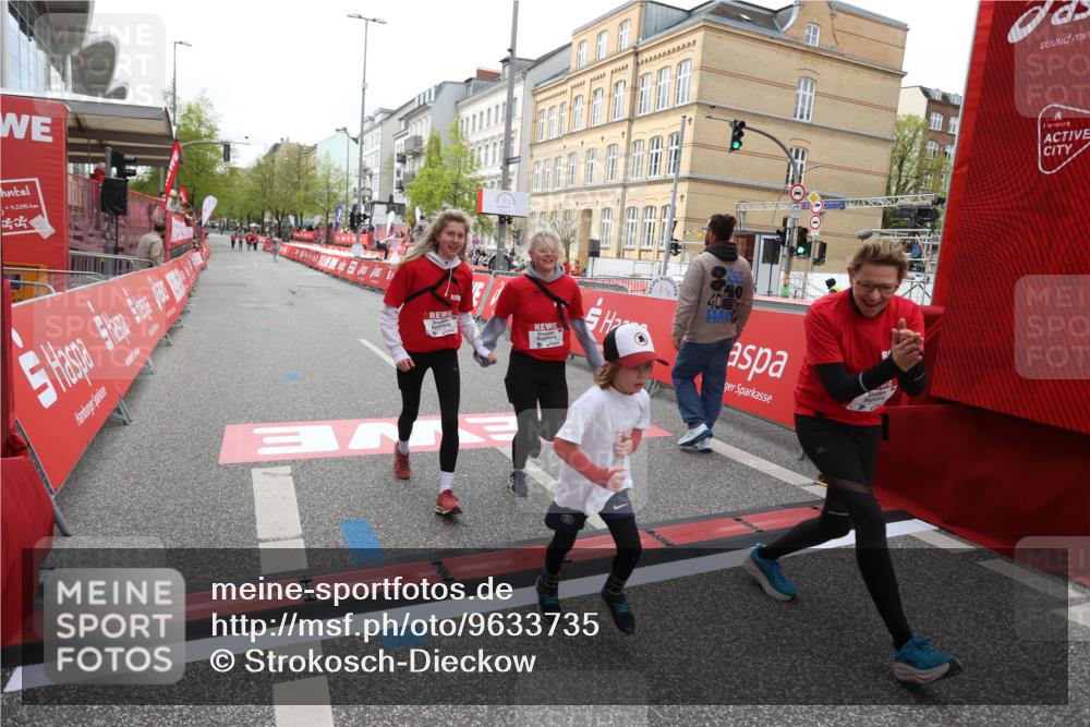 25.04.2026 - Das Zehntel Strokosch-Dieckow http://msf.ph/oto/9633735 25.04.2026 11:13:21 Ziel 5016, 5876, 5883 meine-sportfotos.de
