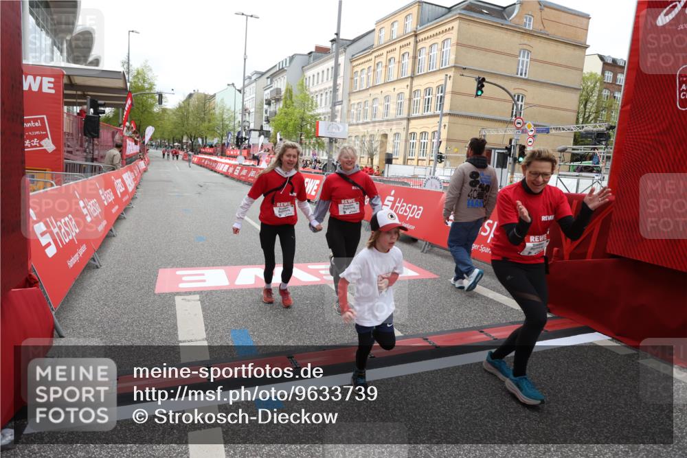 25.04.2026 - Das Zehntel Strokosch-Dieckow http://msf.ph/oto/9633739 25.04.2026 11:13:21 Ziel 5016, 5876, 5883 meine-sportfotos.de