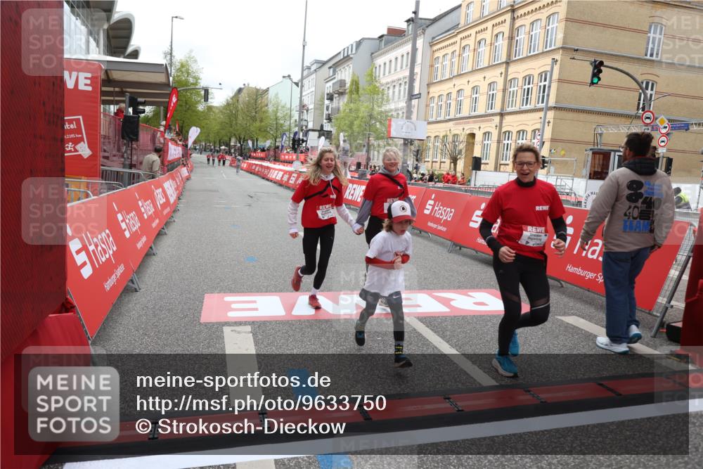 25.04.2026 - Das Zehntel Strokosch-Dieckow http://msf.ph/oto/9633750 25.04.2026 11:13:20 Ziel 5016, 5876, 5883 meine-sportfotos.de