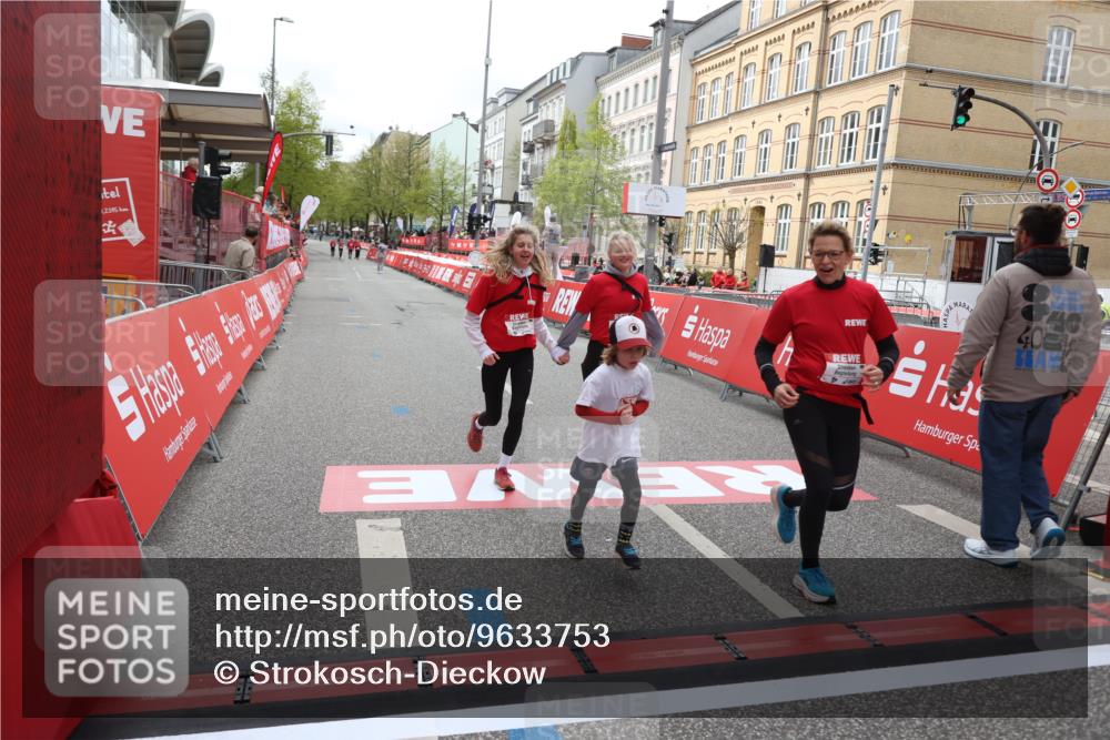 25.04.2026 - Das Zehntel Strokosch-Dieckow http://msf.ph/oto/9633753 25.04.2026 11:13:20 Ziel 5016, 5876, 5883 meine-sportfotos.de
