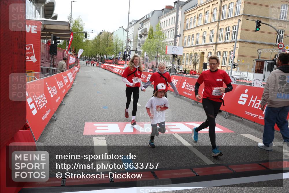 25.04.2026 - Das Zehntel Strokosch-Dieckow http://msf.ph/oto/9633757 25.04.2026 11:13:20 Ziel 5016, 5876, 5883 meine-sportfotos.de