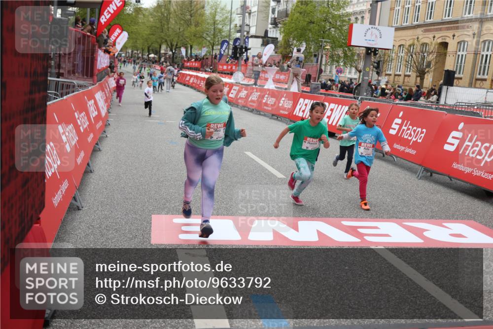 25.04.2026 - Das Zehntel Strokosch-Dieckow http://msf.ph/oto/9633792 25.04.2026 11:09:02 Ziel 5054, 5477, 5932, 5936, 6048, 6462, 6800, 7419, 7425, 7448, 7451 meine-sportfotos.de