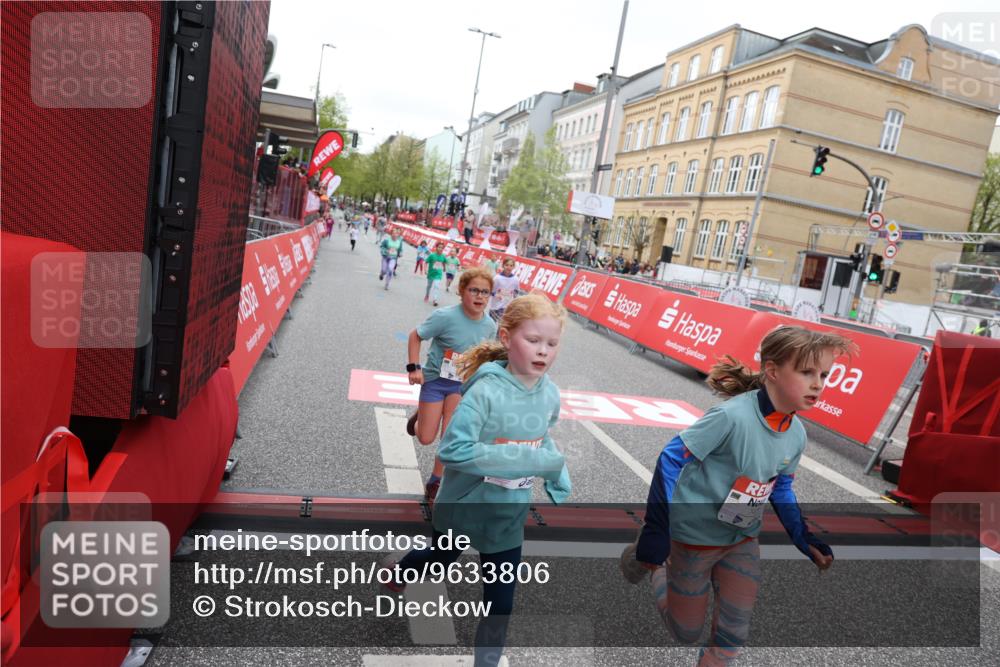 25.04.2026 - Das Zehntel Strokosch-Dieckow http://msf.ph/oto/9633806 25.04.2026 11:08:59 Ziel 5054, 5477, 6803, 7419, 7451 meine-sportfotos.de