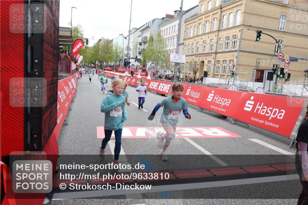 25.04.2026 - Das Zehntel Strokosch-Dieckow http://msf.ph/oto/9633810 25.04.2026 11:08:58 Ziel 5477, 6803, 7419, 7451 meine-sportfotos.de