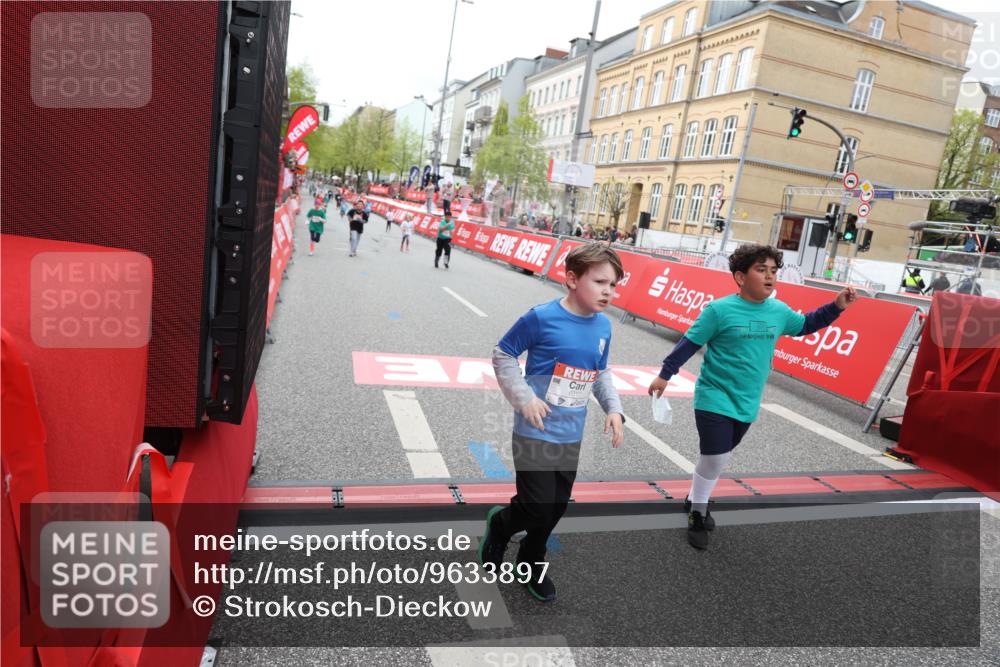 25.04.2026 - Das Zehntel Strokosch-Dieckow http://msf.ph/oto/9633897 25.04.2026 11:08:23 Ziel 5060, 5061, 5881, 5939, 6310, 7365, 7431, 7438, 7507, 7668 meine-sportfotos.de