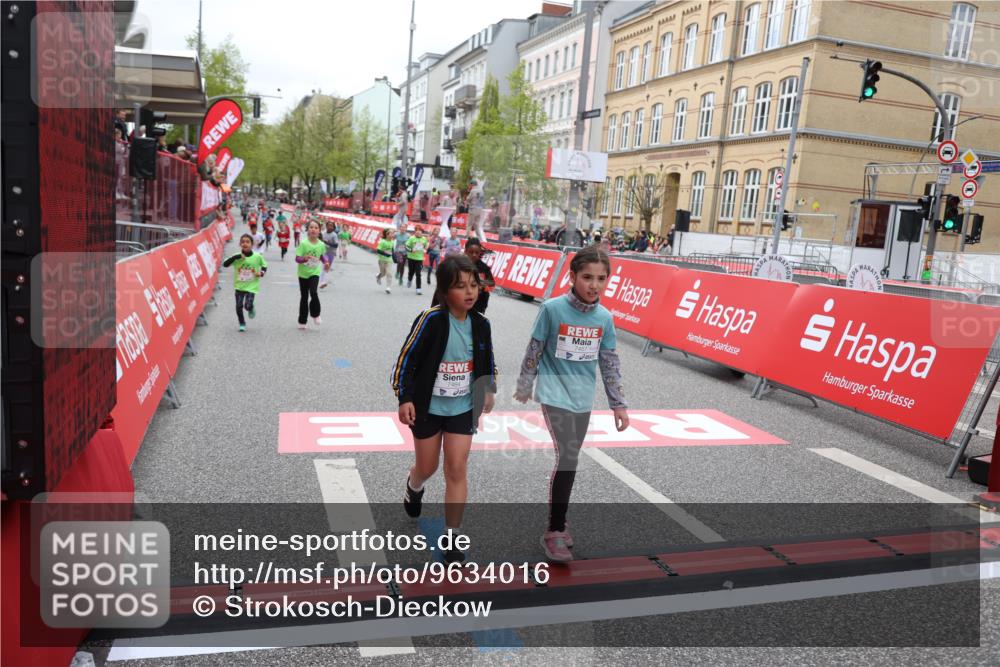 25.04.2026 - Das Zehntel Strokosch-Dieckow http://msf.ph/oto/9634016 25.04.2026 11:08:05 Ziel 5151, 5606, 6277, 7457, 7484, 7519, 7648, 7650, 7764 meine-sportfotos.de