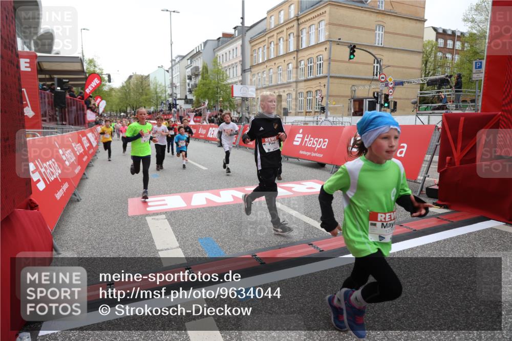 25.04.2026 - Das Zehntel Strokosch-Dieckow http://msf.ph/oto/9634044 25.04.2026 12:56:15 Ziel 10067, 10362, 10575, 10640, 10651, 10693, 10811, 11093, 11241, 11274, 11296, 11298, 11438, 11714, 11841, 11893, 11914, 11982, 12097, 12192, 12558, 12839 meine-sportfotos.de