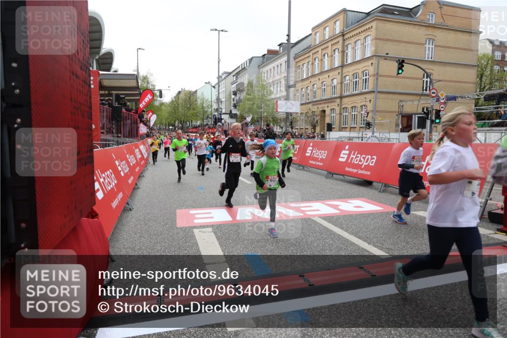 25.04.2026 - Das Zehntel Strokosch-Dieckow http://msf.ph/oto/9634045 25.04.2026 12:56:14 Ziel 10260, 10640, 10651, 10693, 10811, 11079, 11093, 11241, 11274, 11298, 11438, 11893, 11914, 11982, 12097, 12192, 12558, 12839, 13004 meine-sportfotos.de