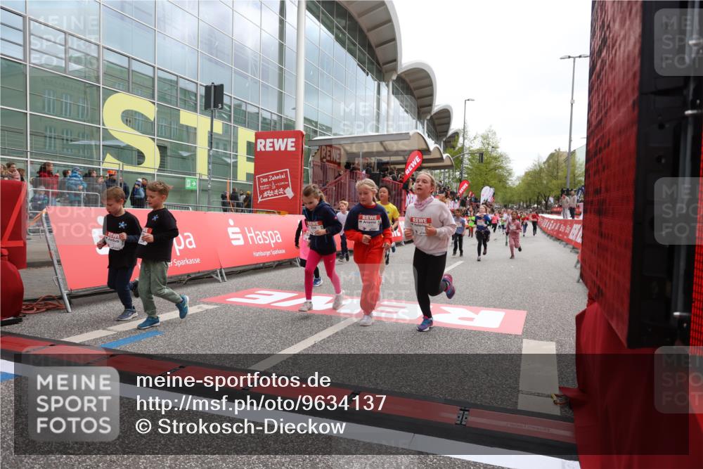 25.04.2026 - Das Zehntel Strokosch-Dieckow http://msf.ph/oto/9634137 25.04.2026 13:01:03 Ziel 10165, 10226, 10480, 10705, 10756, 10783, 10885, 11198, 11200, 11283, 11376, 11397, 11534, 11668, 11669, 11678, 11691, 11696, 11769, 11786, 11804, 11876, 12108, 12326, 12510, 12671, 12680, 12799 meine-sportfotos.de