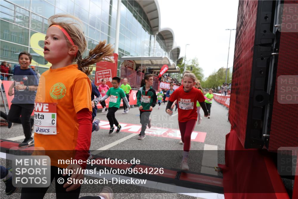 25.04.2026 - Das Zehntel Strokosch-Dieckow http://msf.ph/oto/9634226 25.04.2026 13:00:56 Ziel 10170, 10234, 10480, 10553, 10624, 10885, 10960, 10977, 11283, 11356, 11669, 12158, 12368, 12373, 12482, 12671, 12680, 12729, 12730, 12799, 12891, 12896 meine-sportfotos.de
