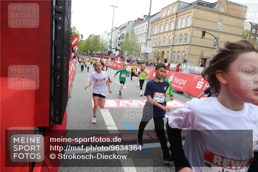 25.04.2026 - Das Zehntel Strokosch-Dieckow http://msf.ph/oto/9634364 25.04.2026 12:55:30 Ziel 10186, 10202, 10297, 10489, 10619, 10702, 10859, 10861, 11066, 11068, 11187, 11194, 11201, 11202, 11203, 11221, 11231, 11403, 11496, 11498, 11923, 11934, 11941, 11951, 11960, 11961, 11971, 12114, 12160, 12175, 12210, 12324, 12456, 12747, 12947, 12964 meine-sportfotos.de