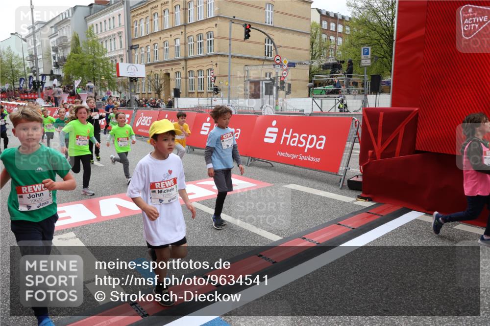 25.04.2026 - Das Zehntel Strokosch-Dieckow http://msf.ph/oto/9634541 25.04.2026 12:58:58 Ziel 10003, 10205, 10211, 10219, 10374, 10406, 10449, 10622, 10627, 10665, 10674, 10893, 10895, 10987, 11005, 11259, 11562, 11609, 11628, 11634, 11661, 11692, 11783, 11822, 11828, 11992, 11997, 12351, 12413, 12894, 12917, 12977 meine-sportfotos.de