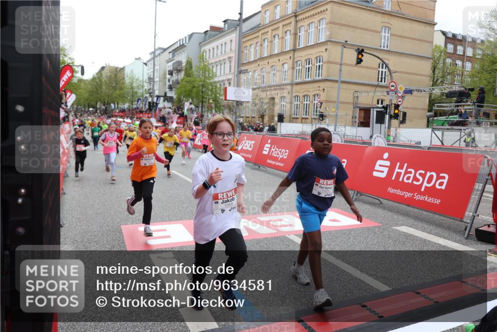 25.04.2026 - Das Zehntel Strokosch-Dieckow http://msf.ph/oto/9634581 25.04.2026 12:58:52 Ziel 10149, 10205, 10216, 10438, 10449, 10730, 10890, 10891, 10895, 10952, 10954, 11400, 11508, 11522, 11634, 11661, 11692, 11783, 11904, 11992, 11997, 12003, 12241, 12351, 12390, 12395, 12413, 12599, 12648, 12977 meine-sportfotos.de