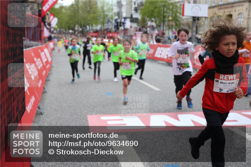 25.04.2026 - Das Zehntel Strokosch-Dieckow http://msf.ph/oto/9634690 25.04.2026 12:58:11 Ziel 10013, 10021, 10101, 10212, 10220, 10349, 10410, 11111, 11117, 11318, 12000, 12136, 12226, 12256, 12276, 12410, 12443, 12467, 12479, 12559, 12582, 12649, 12848, 12908 meine-sportfotos.de