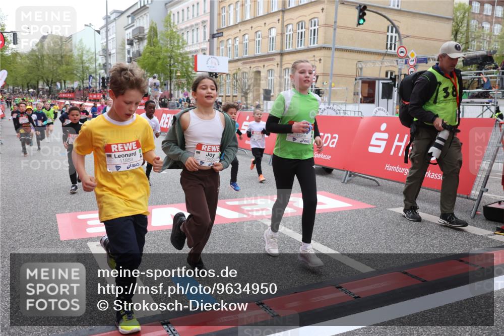 25.04.2026 - Das Zehntel Strokosch-Dieckow http://msf.ph/oto/9634950 25.04.2026 12:57:56 Ziel 10025, 10282, 10326, 10332, 10336, 10403, 10653, 10654, 10660, 11049, 11067, 11076, 11081, 11290, 11731, 11833, 11853, 12208, 12530, 12572, 12641, 12777, 12798, 12900 meine-sportfotos.de