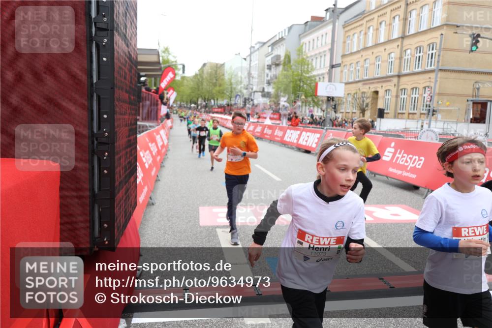 25.04.2026 - Das Zehntel Strokosch-Dieckow http://msf.ph/oto/9634973 25.04.2026 12:54:37 Ziel 10082, 10272, 10396, 10797, 10849, 10852, 11026, 11073, 11100, 11453, 11818, 11827, 11968, 12001, 12176, 12434, 12458, 12605, 12682, 12683, 12945 meine-sportfotos.de