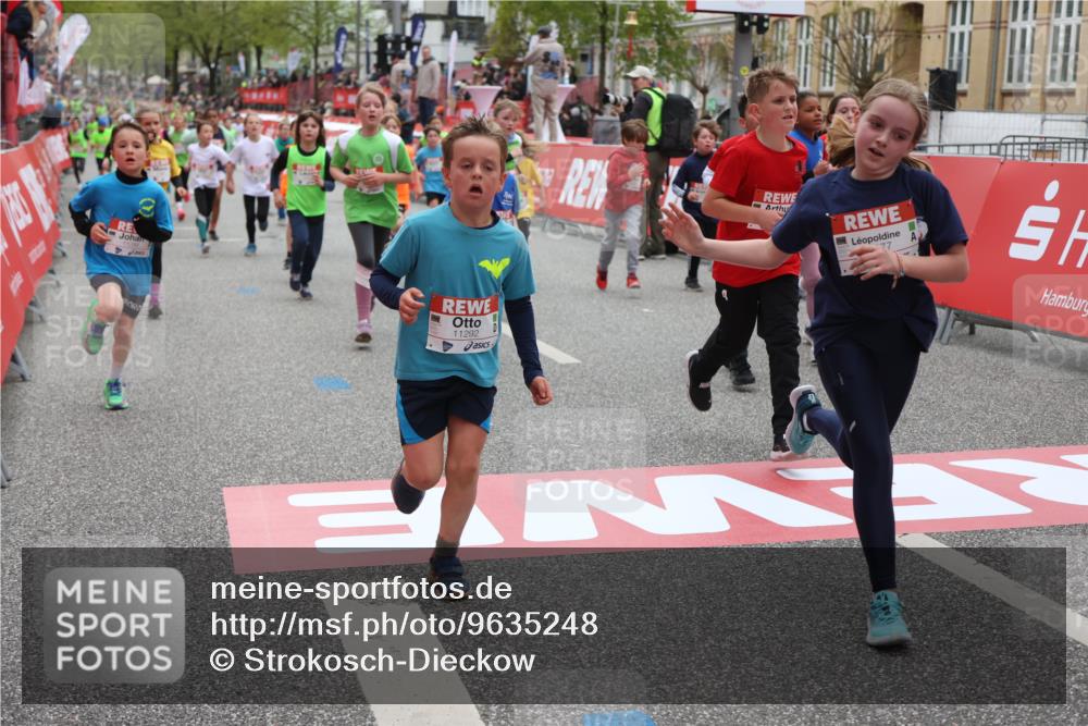25.04.2026 - Das Zehntel Strokosch-Dieckow http://msf.ph/oto/9635248 25.04.2026 12:57:40 Ziel 10177, 10309, 10310, 10473, 10496, 10497, 10501, 10535, 10720, 10780, 10781, 11058, 11292, 11299, 11561, 11757, 11846, 12013, 12189, 12213, 12523, 12525, 12927, 12928 meine-sportfotos.de