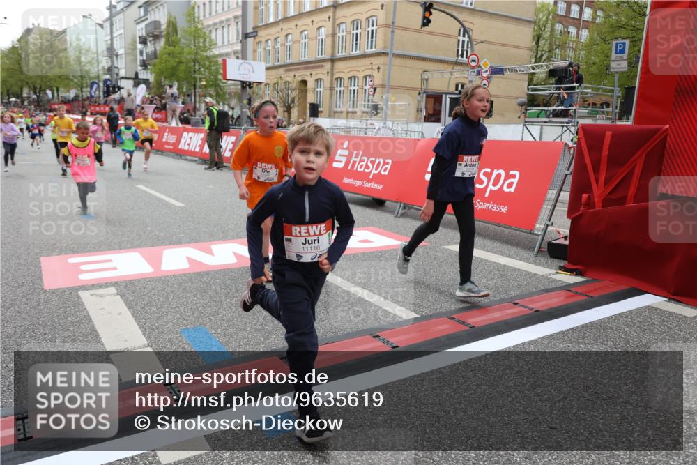25.04.2026 - Das Zehntel Strokosch-Dieckow http://msf.ph/oto/9635619 25.04.2026 12:57:21 Ziel 10174, 10367, 11116, 11148, 11512, 11525, 11536, 11874, 12137, 12446, 12590, 12601 meine-sportfotos.de
