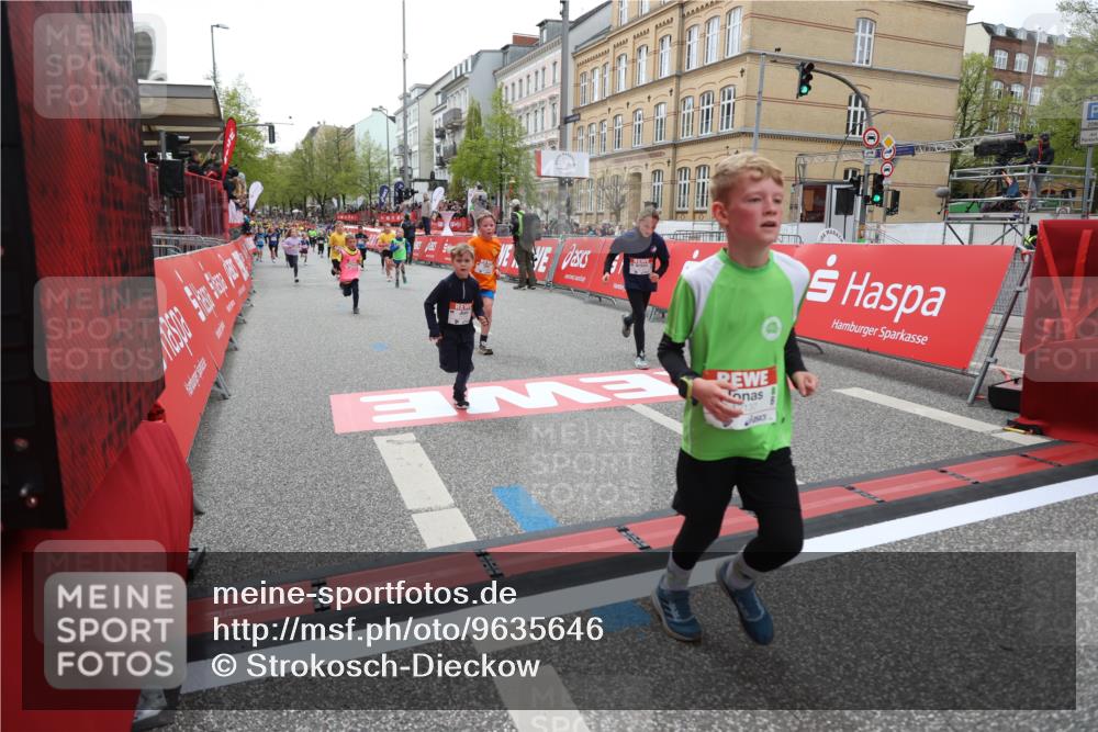 25.04.2026 - Das Zehntel Strokosch-Dieckow http://msf.ph/oto/9635646 25.04.2026 12:57:20 Ziel 10174, 10367, 11116, 11148, 11342, 11512, 11525, 11874, 12137, 12418, 12446, 12590, 12601 meine-sportfotos.de