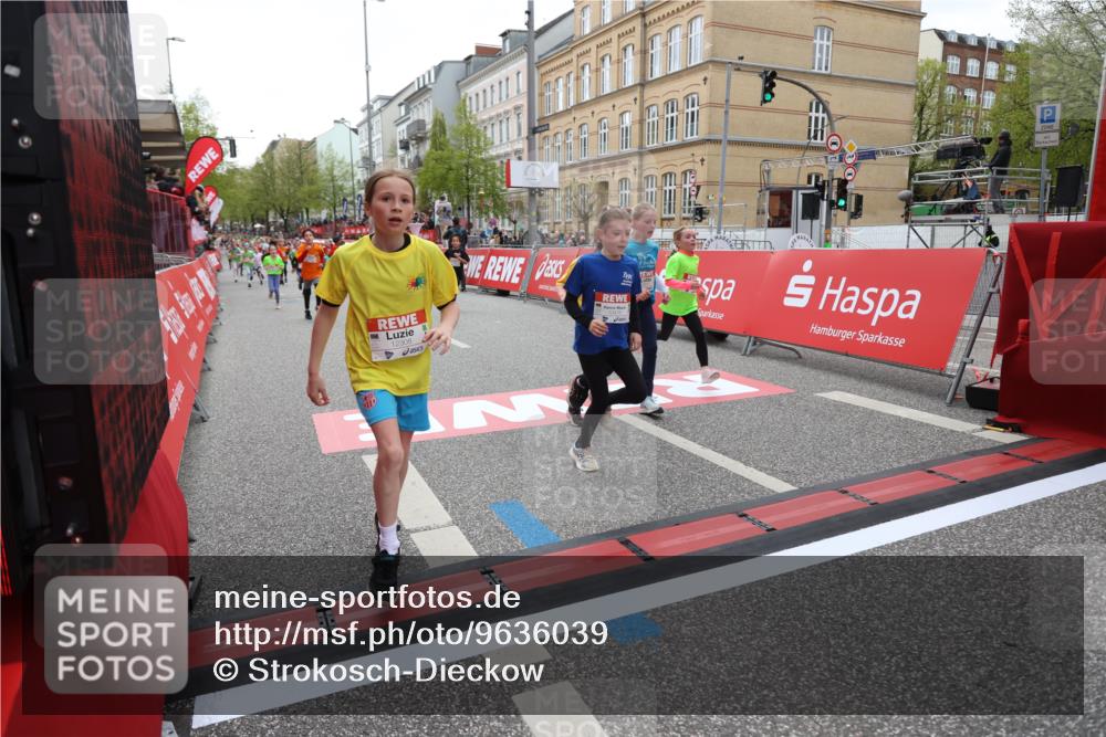 25.04.2026 - Das Zehntel Strokosch-Dieckow http://msf.ph/oto/9636039 25.04.2026 12:56:48 Ziel 10026, 10411, 10476, 10681, 10912, 11156, 11456, 11633, 11756, 11771, 11854, 11998, 12016, 12223, 12232, 12266, 12294, 12308, 12580, 12735 meine-sportfotos.de