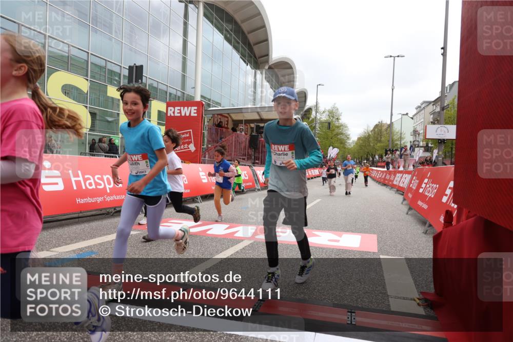 25.04.2026 - Das Zehntel Strokosch-Dieckow http://msf.ph/oto/9644111 25.04.2026 13:04:28 Ziel 10446, 11060, 11138, 11375, 11585, 11590, 11597, 11624, 11780, 11820, 12149, 12179, 12474, 12480, 12520, 12524, 12539, 12650, 12892, 12976, 12981, 12985 meine-sportfotos.de