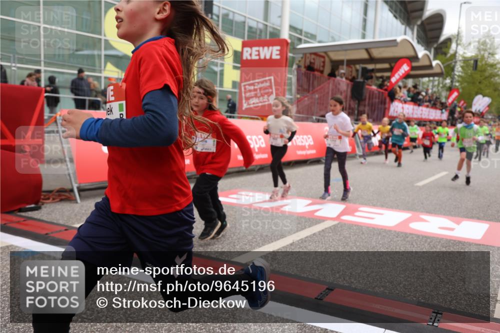 25.04.2026 - Das Zehntel Strokosch-Dieckow http://msf.ph/oto/9645196 25.04.2026 13:03:54 Ziel 10150, 10153, 10154, 10159, 10275, 10276, 10506, 10685, 10701, 10703, 10970, 11183, 11215, 11217, 11251, 11396, 11399, 11681, 11784, 11788, 11805, 11810, 12148, 12595, 12600, 12850, 12937, 12997 meine-sportfotos.de
