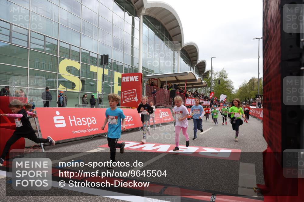 25.04.2026 - Das Zehntel Strokosch-Dieckow http://msf.ph/oto/9645504 25.04.2026 13:03:42 Ziel 10138, 10145, 10151, 10158, 10435, 10689, 10752, 11469, 11694, 11725, 11891, 12503, 12760, 12787, 12792 meine-sportfotos.de