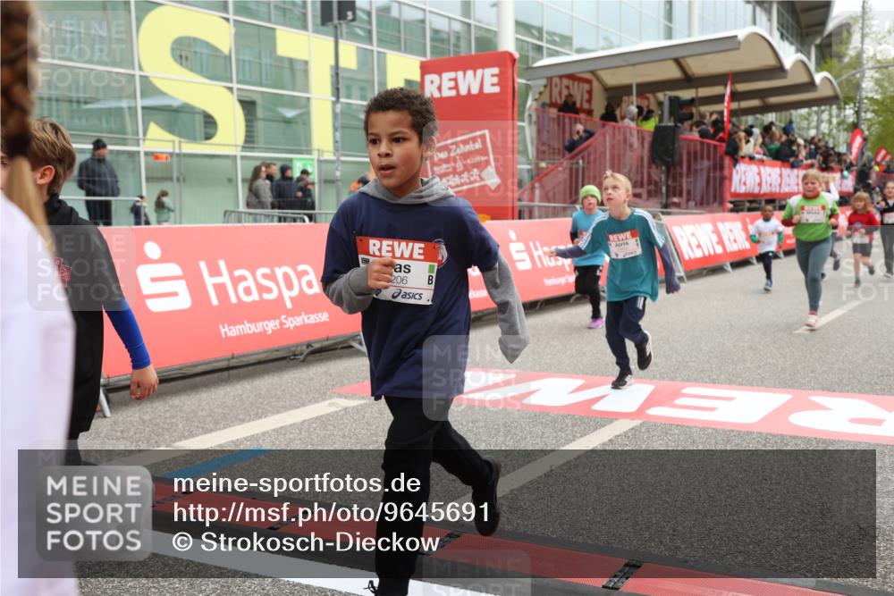 25.04.2026 - Das Zehntel Strokosch-Dieckow http://msf.ph/oto/9645691 25.04.2026 13:03:31 Ziel 10046, 10050, 10077, 10095, 10144, 10163, 10206, 10227, 10325, 10886, 10934, 10958, 10968, 10969, 11321, 11335, 11558, 11577, 11588, 11964, 12119, 12132, 12151, 12265, 12286, 12296, 12521, 12855, 12864, 12875, 13001 meine-sportfotos.de