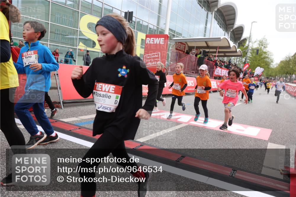 25.04.2026 - Das Zehntel Strokosch-Dieckow http://msf.ph/oto/9646534 25.04.2026 13:02:41 Ziel 10052, 10318, 10337, 10343, 10369, 10457, 10528, 10835, 10917, 10937, 10944, 11137, 11614, 11674, 11675, 11730, 11782, 11861, 12237, 12274, 12282, 12300, 12338, 12344, 12380, 12522, 12905, 12912 meine-sportfotos.de