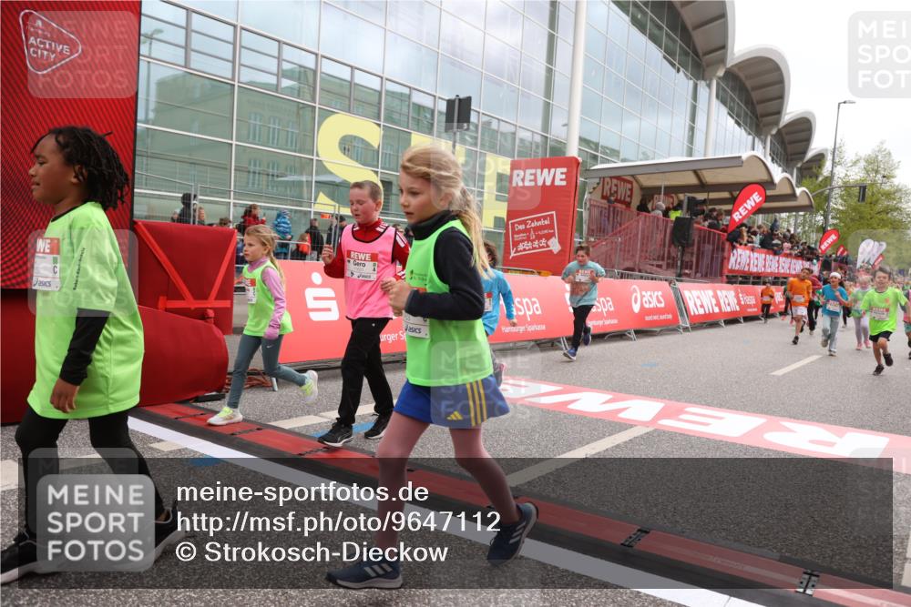 25.04.2026 - Das Zehntel Strokosch-Dieckow http://msf.ph/oto/9647112 25.04.2026 13:02:20 Ziel 10127, 10676, 10747, 10763, 10810, 10818, 11155, 11223, 11237, 11302, 11517, 11631, 12078, 12096, 12121, 12128, 12130, 12361, 12377, 12491, 12604, 12660, 12698, 12934 meine-sportfotos.de