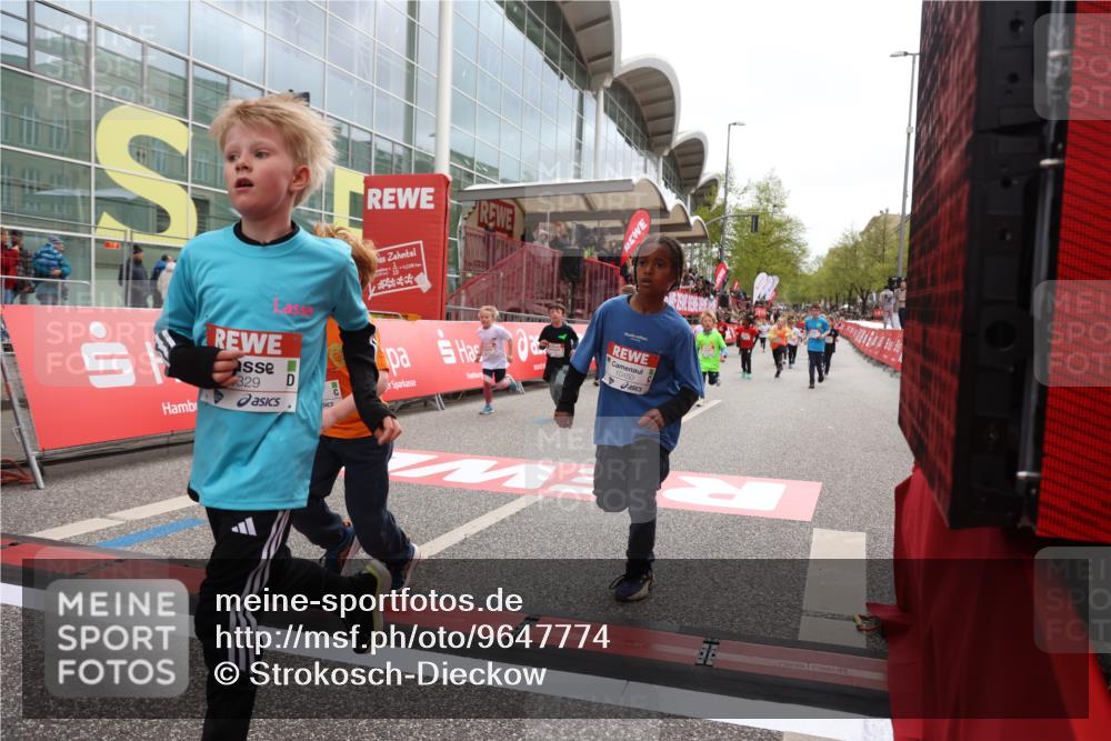 25.04.2026 - Das Zehntel Strokosch-Dieckow http://msf.ph/oto/9647774 25.04.2026 13:01:51 Ziel 10058, 10108, 10110, 10141, 10277, 10329, 10330, 10450, 10545, 10626, 10628, 10733, 10739, 11305, 11446, 11473, 11775, 11880, 11929, 12110, 12230, 12364, 12372, 12612, 12619, 12634, 12996 meine-sportfotos.de