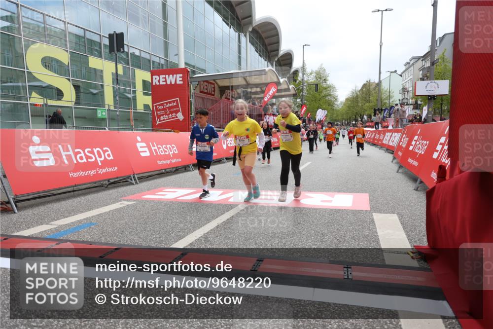 25.04.2026 - Das Zehntel Strokosch-Dieckow http://msf.ph/oto/9648220 25.04.2026 13:05:25 Ziel 10051, 10056, 10109, 10112, 10122, 10124, 10346, 10348, 10678, 10683, 11571, 11583, 11679, 12261, 12290, 12540 meine-sportfotos.de